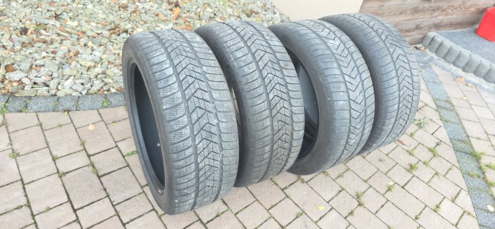 Opony zimowe kpl Pirelli Scorpion Winter 255/45/R20 105V