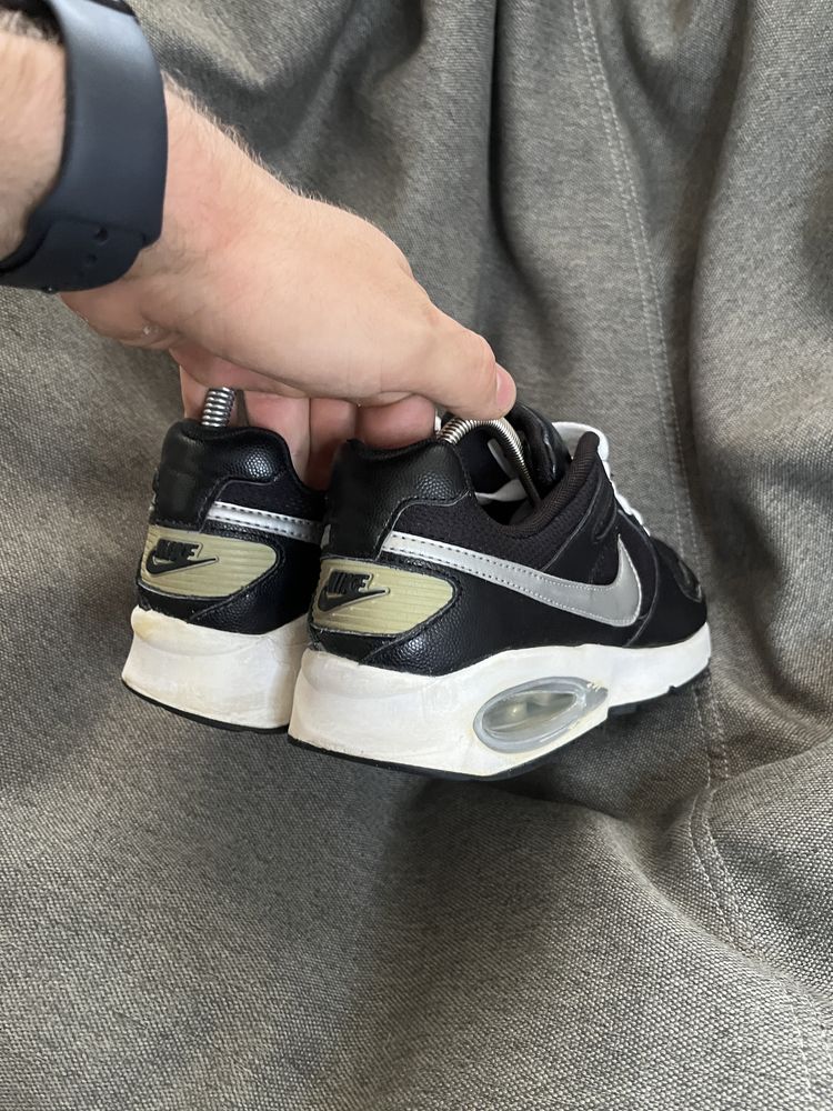 Кросівки NIKE AIR MAX COLLISEUM 39 24.5 кроссовки найк аир макс