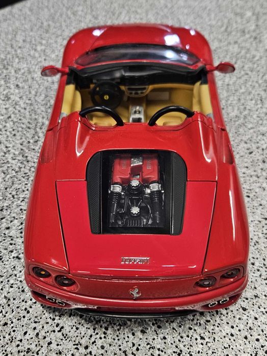 Hot Whells FERRARI 360 Spider 1999 skala 1:18