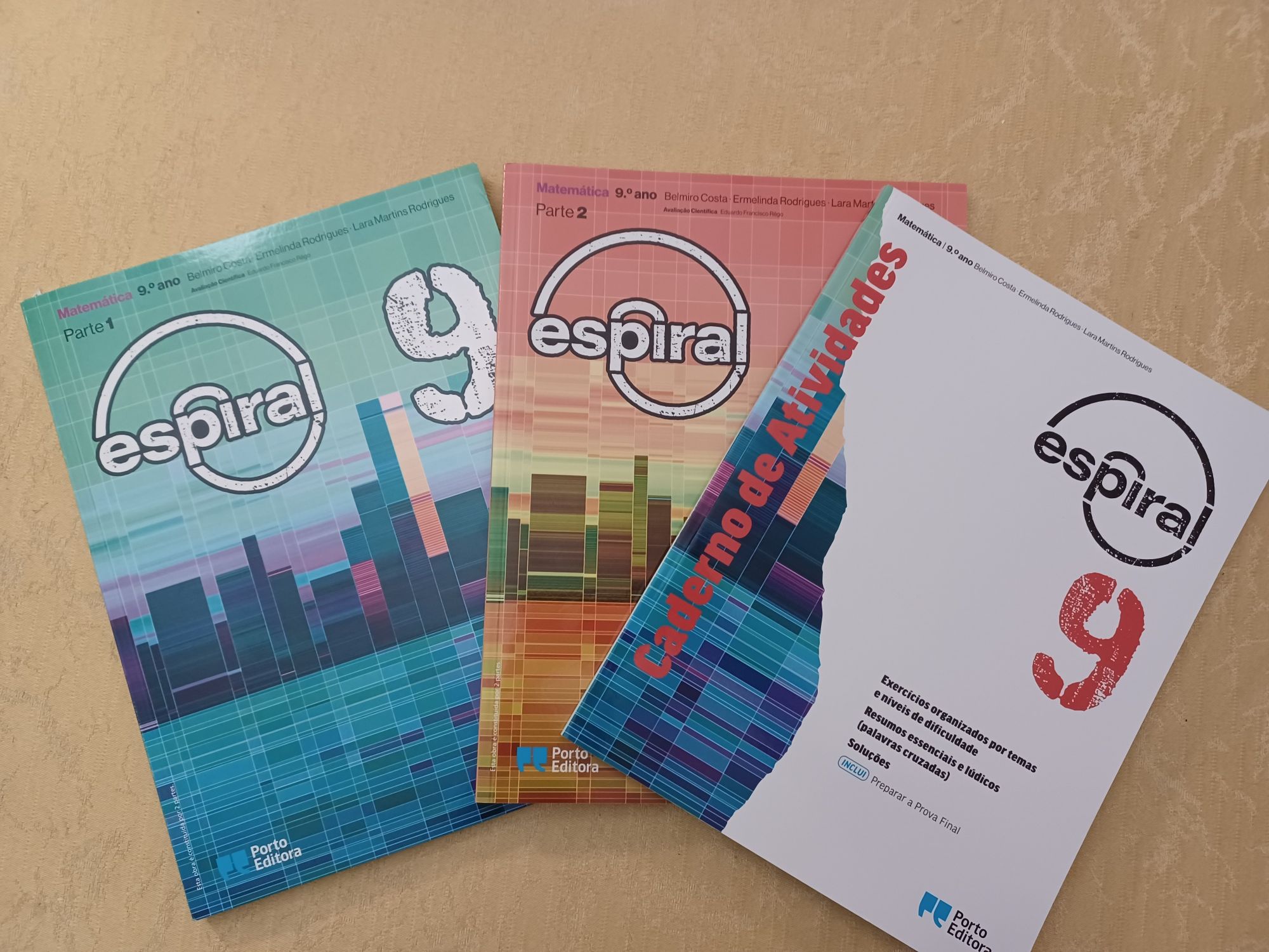 Espiral - Matemática - 9.º Ano - versão professor 
de Belmiro Costa, E
