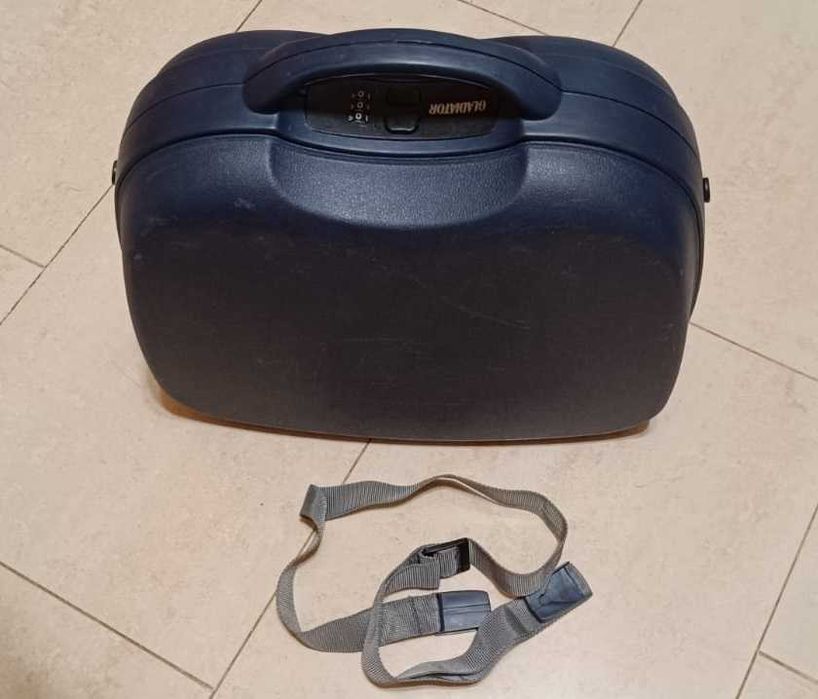 Funcional Necessaire GLADIATOR azul escuro, para viagem