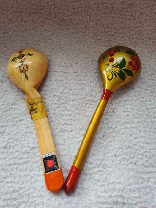 2 drewniane rosyjskie łyżki ręcznie malowane.