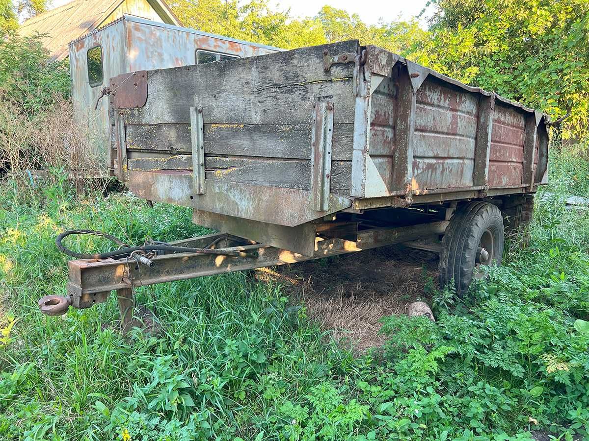 Трактор Т-40 прицеп культиватор плуг діскова борона картоплекопалка