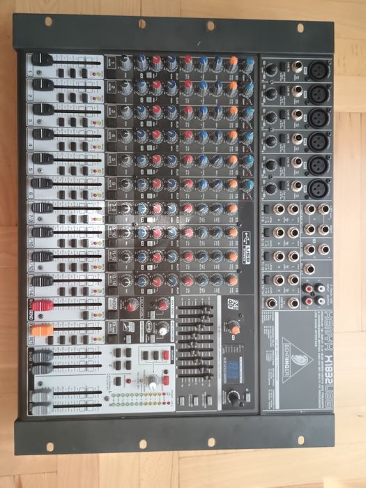 Behringer Xenyx X1832USB