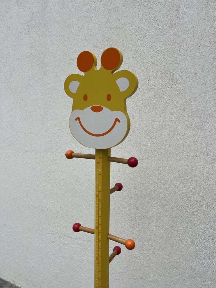 Cabide Infantil - Verbaudet - girafa em madeira, muito estimado