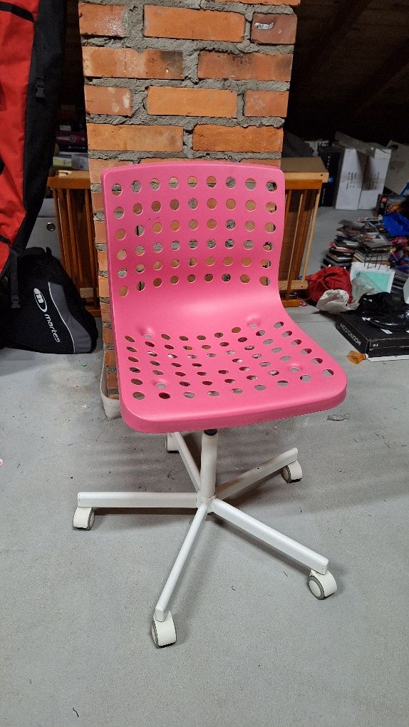 Krzeslo dla dziewczynki różowe
Fotel biurowy, krzesło biurowe IKEA 
Fo