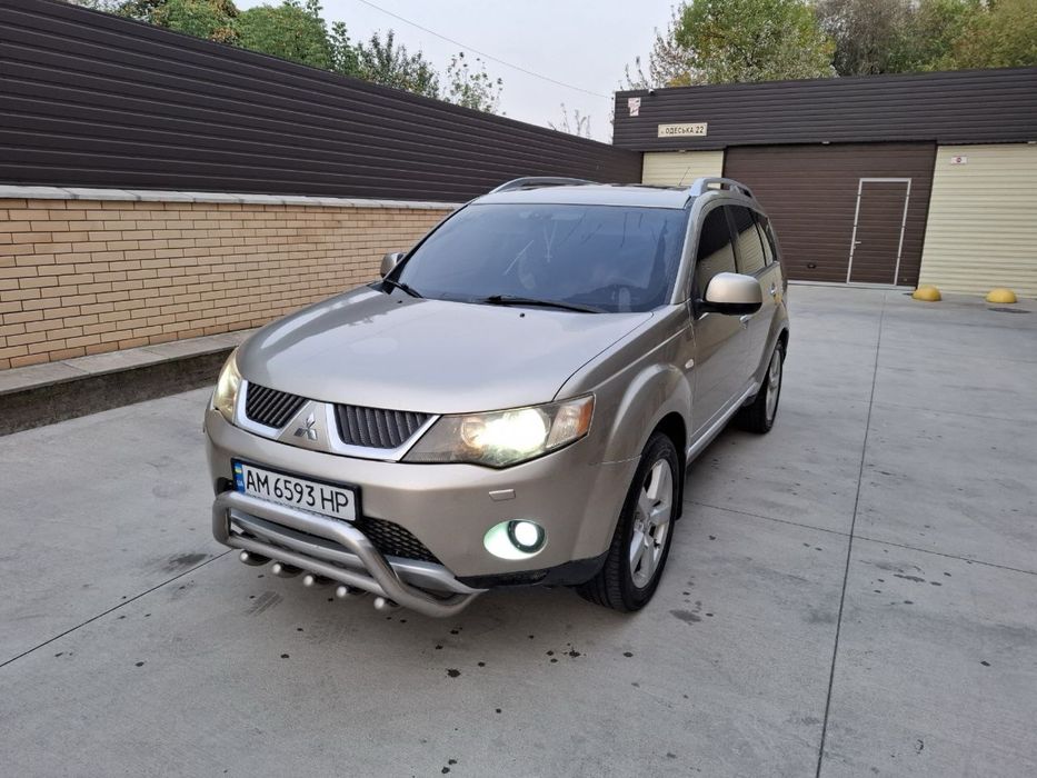 Продам Mitsubishi Outlander XL