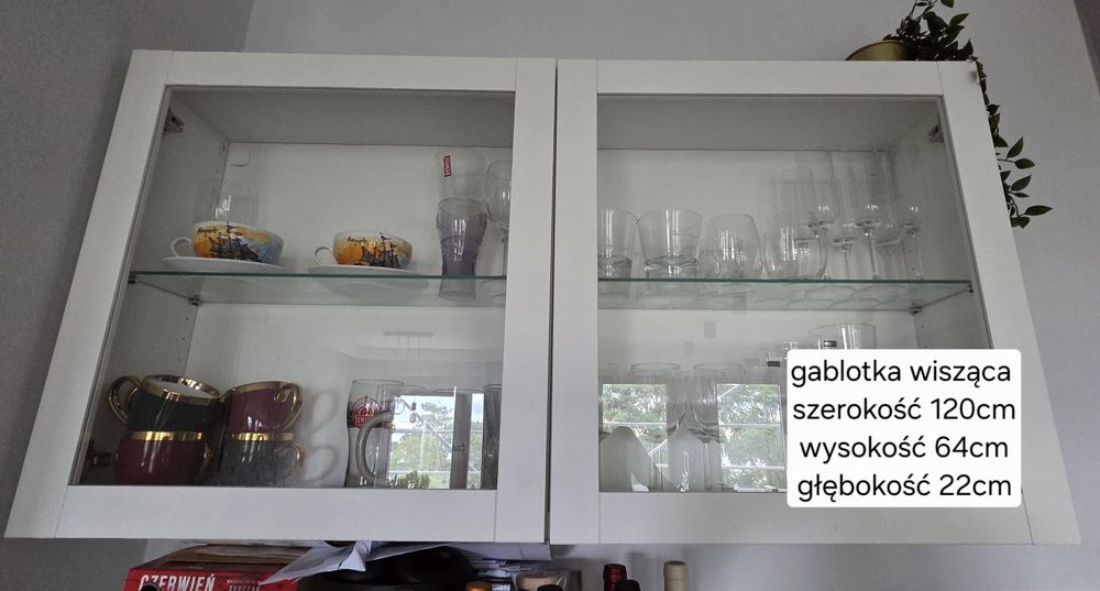Witryna Ikea Besta wisząca