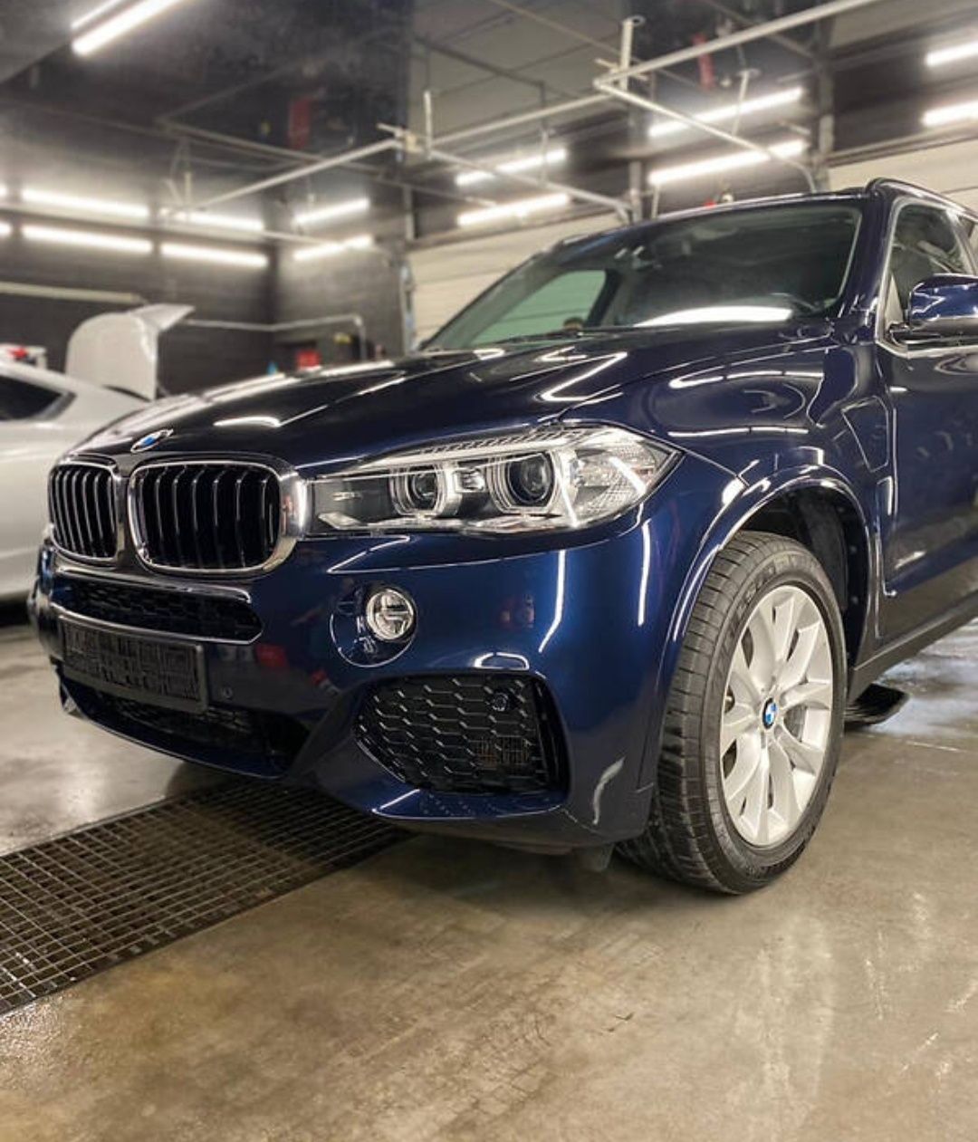 BMW X5 40e 2.0 гібрид