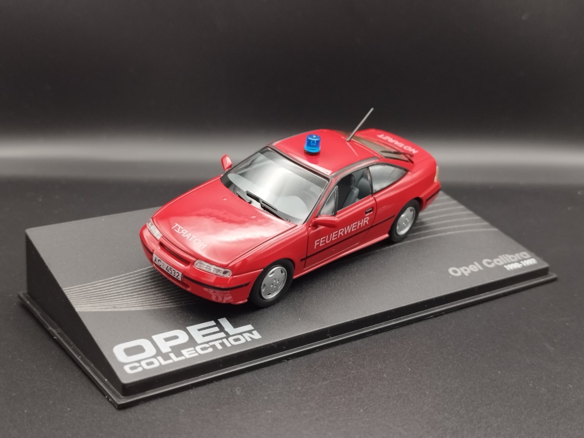 1:43 Opel Collection Calibra  model używany