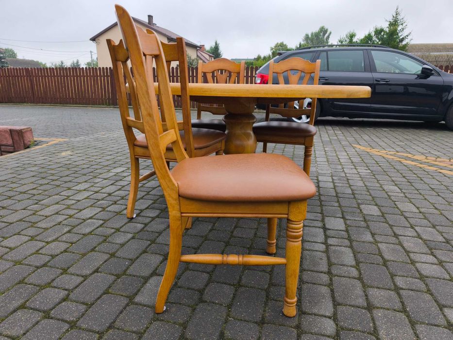 Ładny stół dębowy owalny