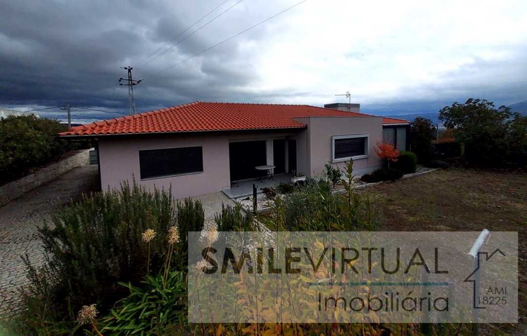 Fantástica Moradia  recente Isolada  com Terreno perto de Lamego