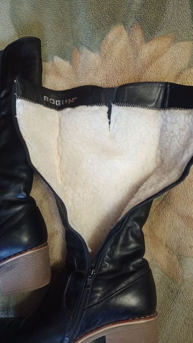 Нарядные кожаные сапоги на натуральном меху