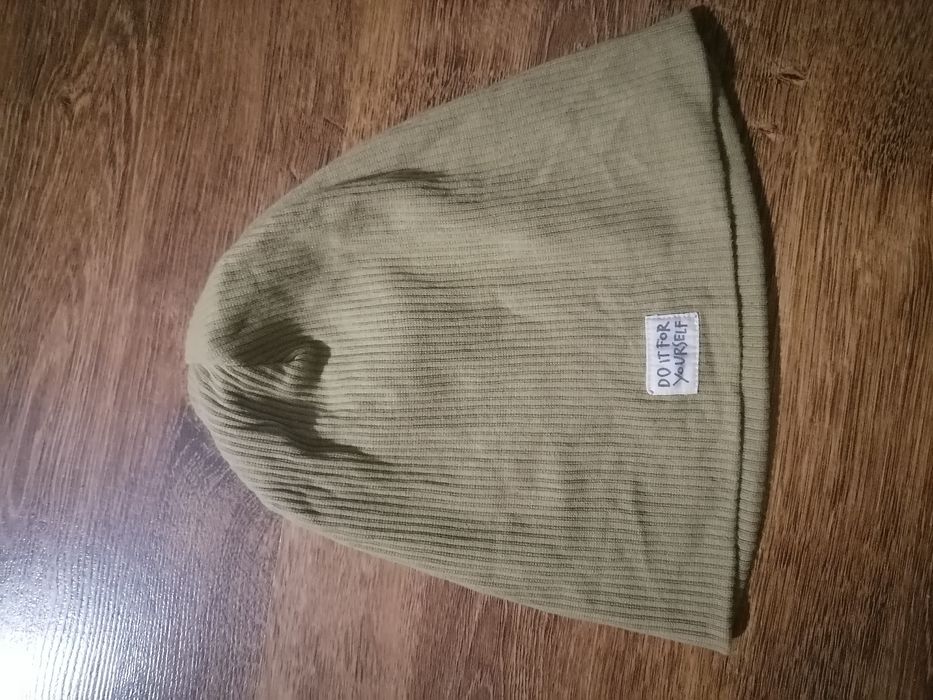 Chłopięca czapka firmy Reserved