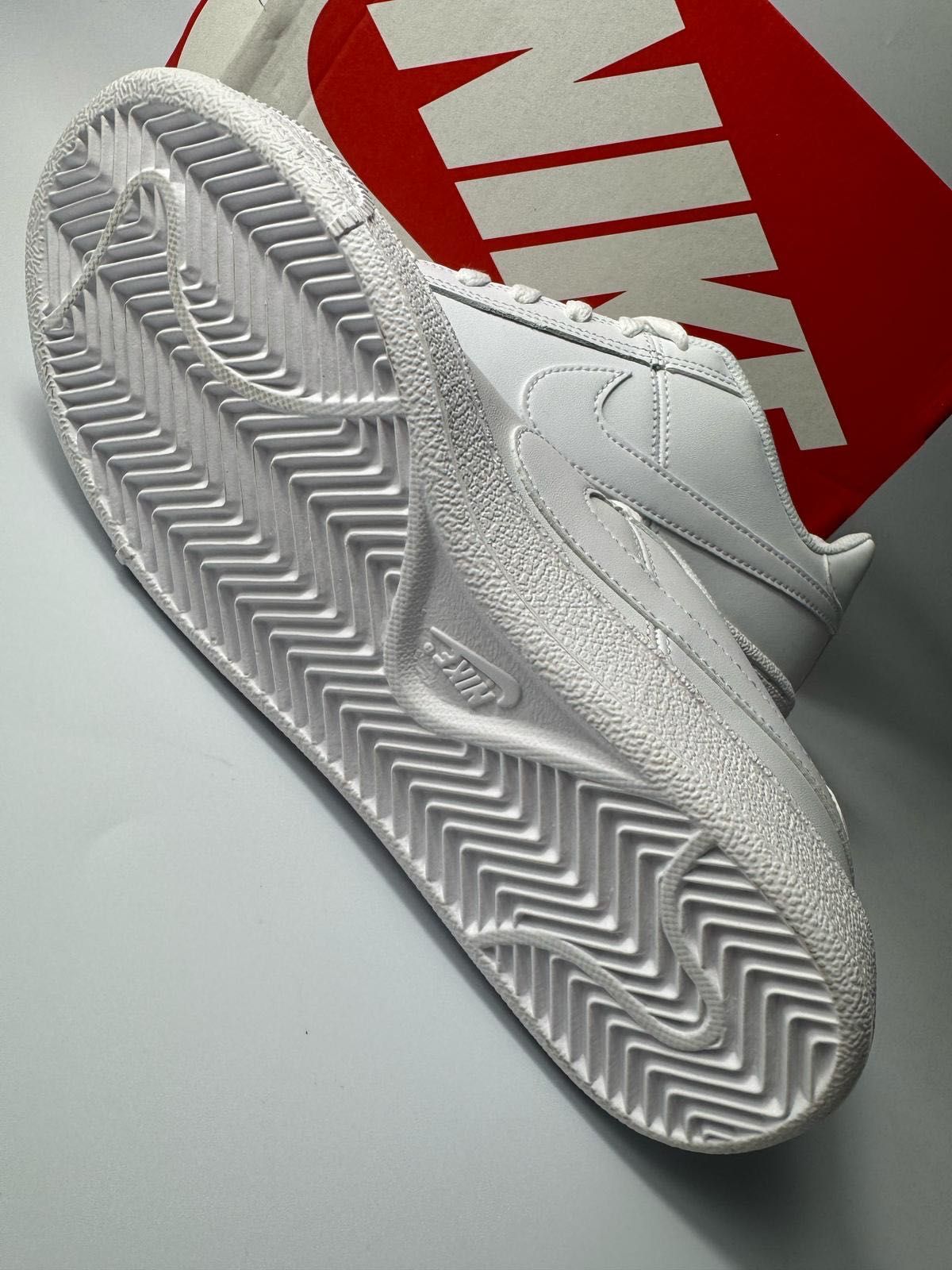Nowe sneakersy damskie Nike Court Royale biale 37,5