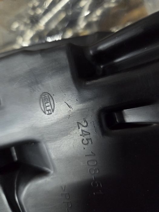 Фари tesla model 3 y лінза матричні Оригінал HELLA не мексика