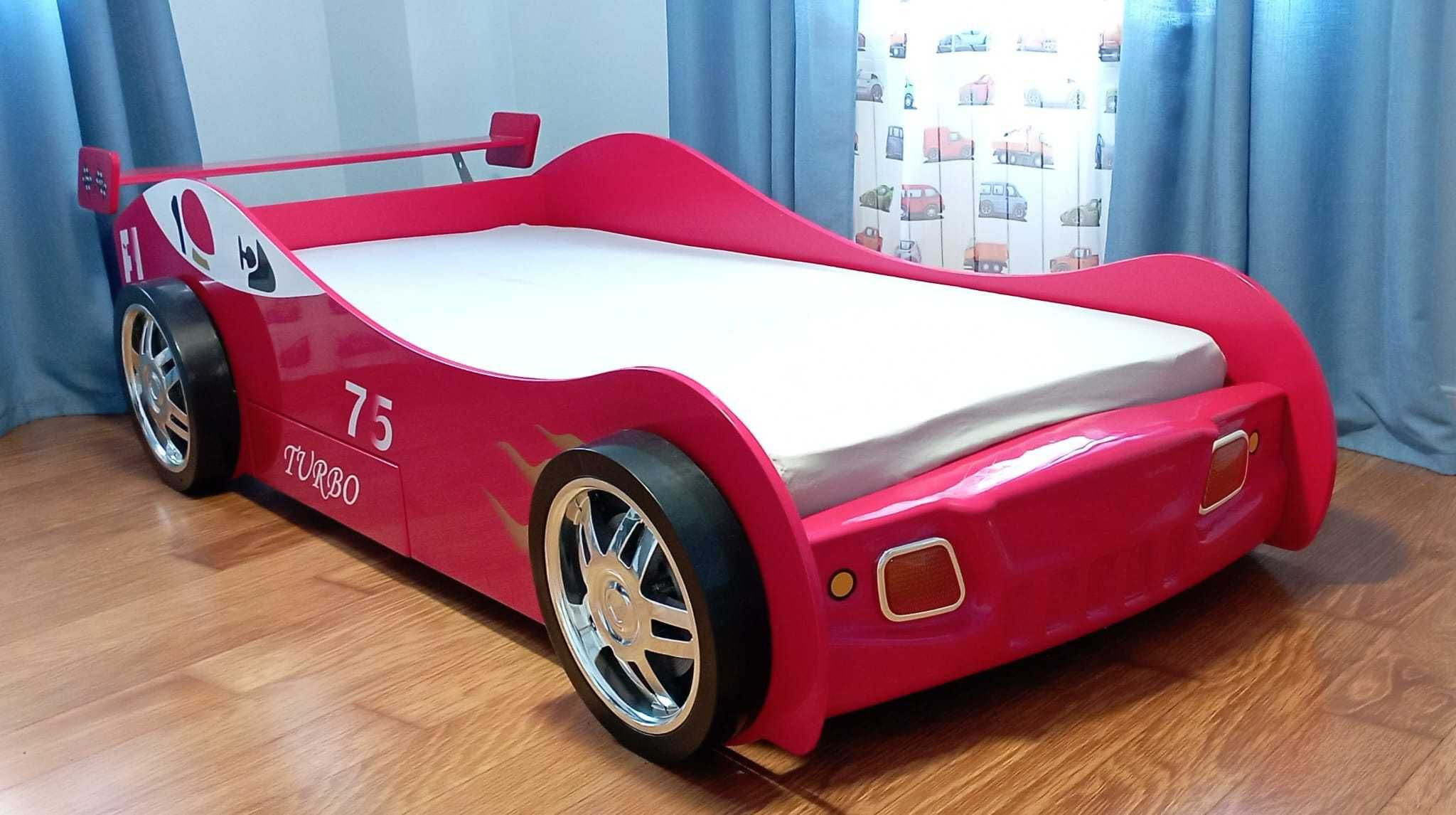 Cama em forma de Carro