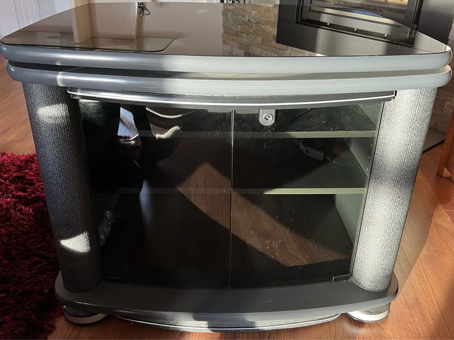 Móvel TV e equipamentos