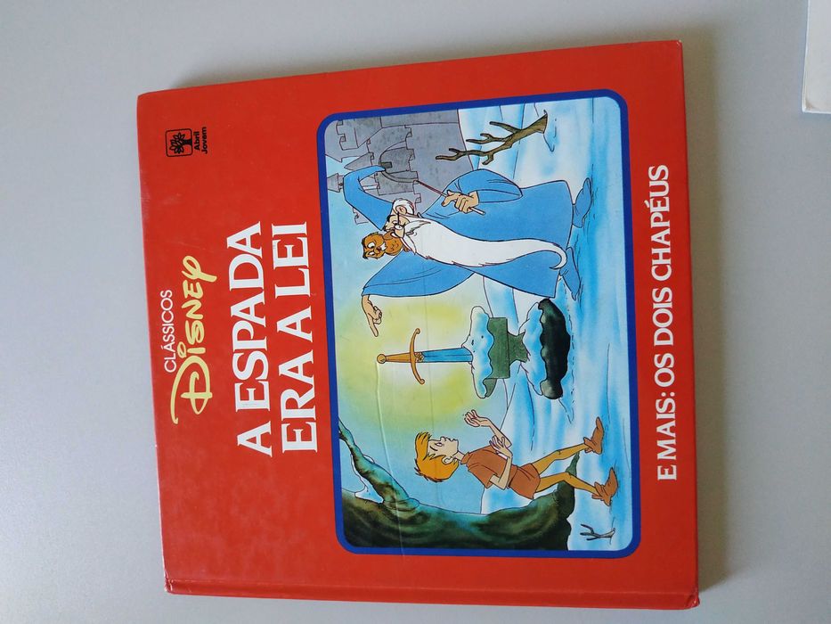 Vários livros infantis