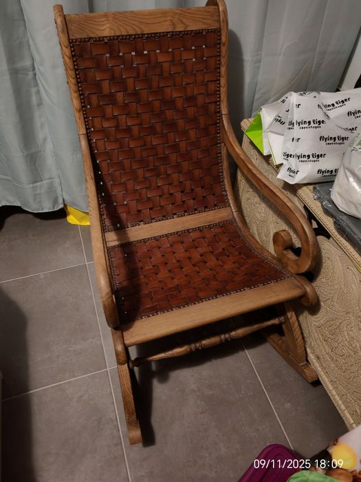 Cadeira baloiço em madeira