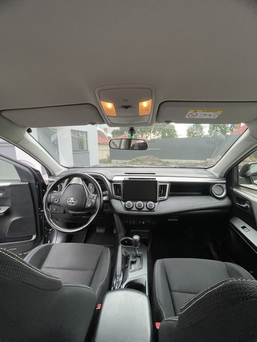 Протам офіційну Toyota Rav4