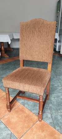 Krzesło , krzesła dębowe tapicerowane z ćwiekami,  150 szt krzeseł