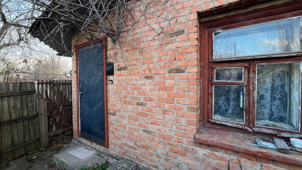 Продаж земельної ділянки з будинком на Київській