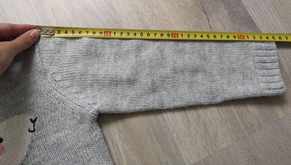 Sweter dziewczęcy rozm. 104