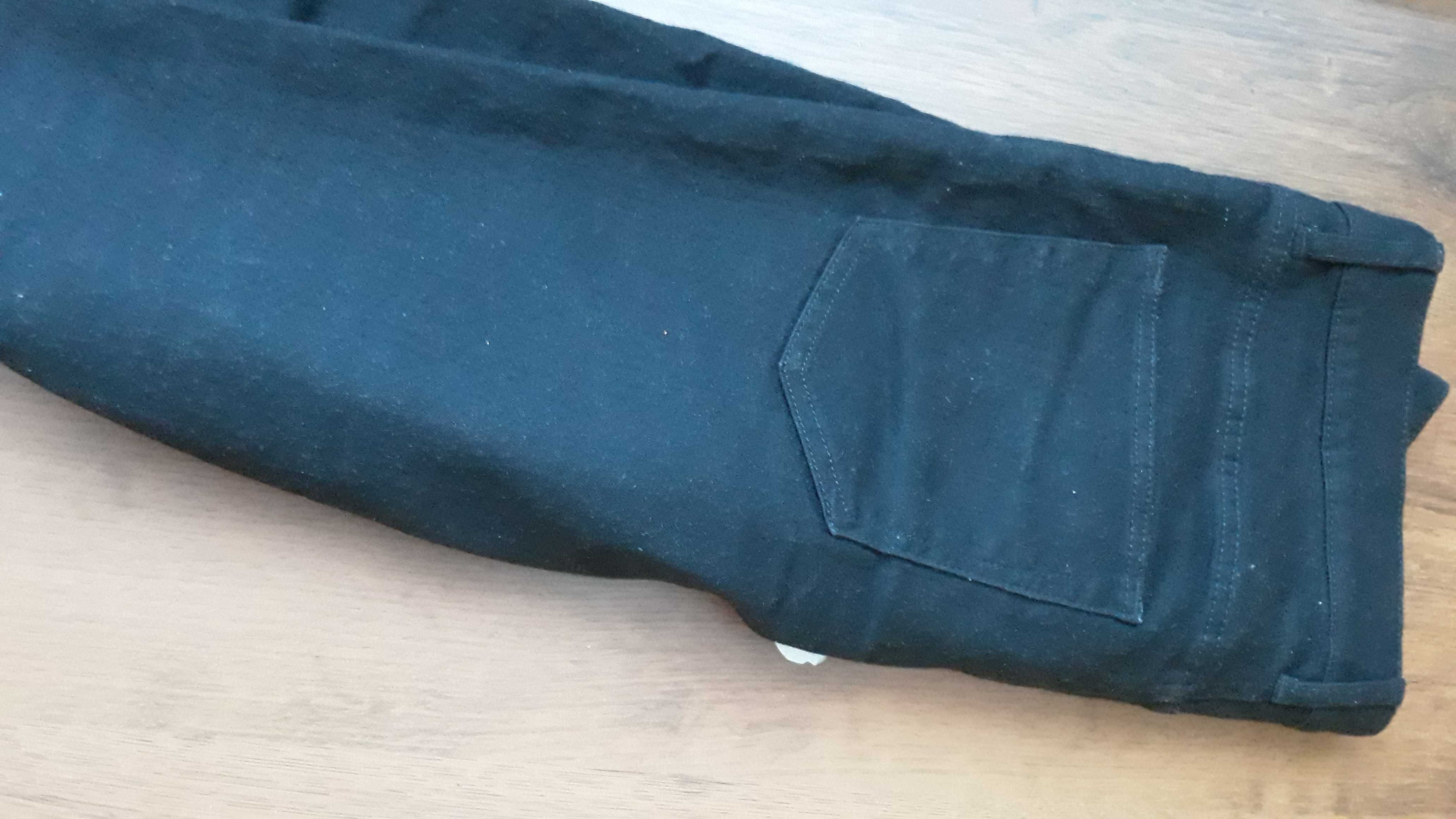 Spodnie chłopięce czarne rozmiar 158