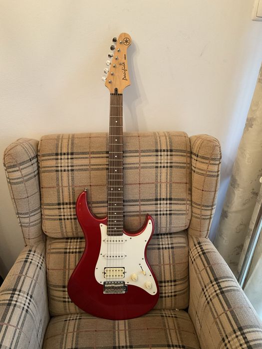 Yamaha pacyfica 012 Red Metalic Gitara elektryczna