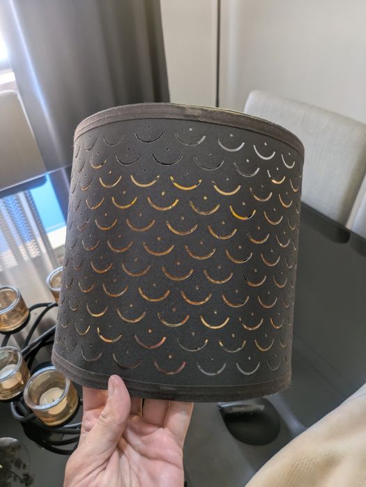 Abajur castanho e dourado