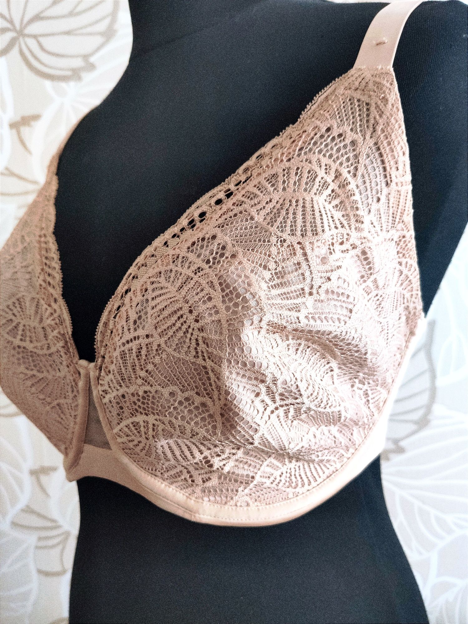 Бюстгальтер  новий для великих грудей M&S 80 G/36DDD.