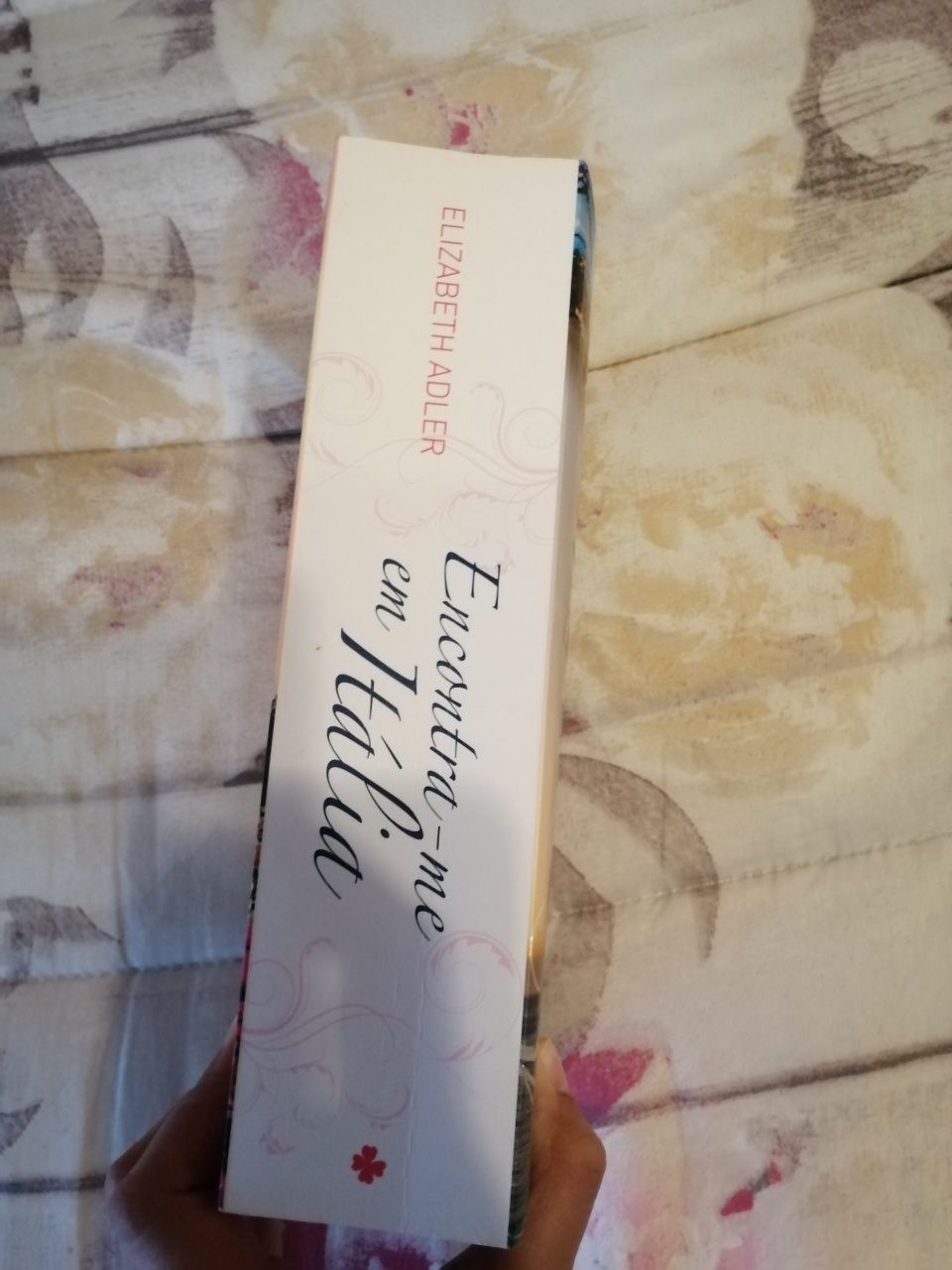 Livro "Encontra-me em Itália" de Elizabeth Adler