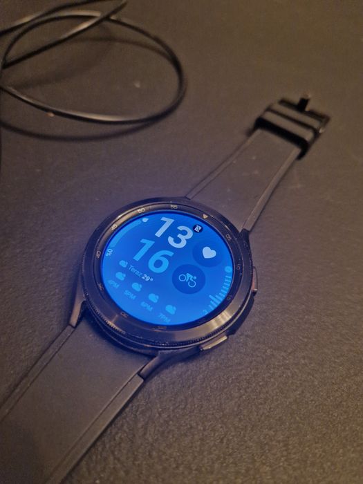 Galaxy Watch4 Classic LTE (46mm)
Kup G
