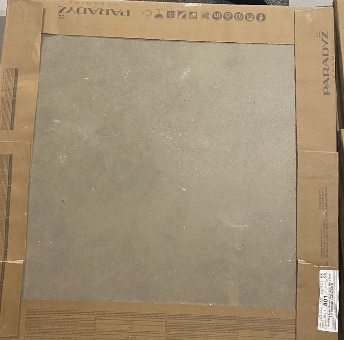 Plytki 4,5 opakowania pozostalosci po lazience