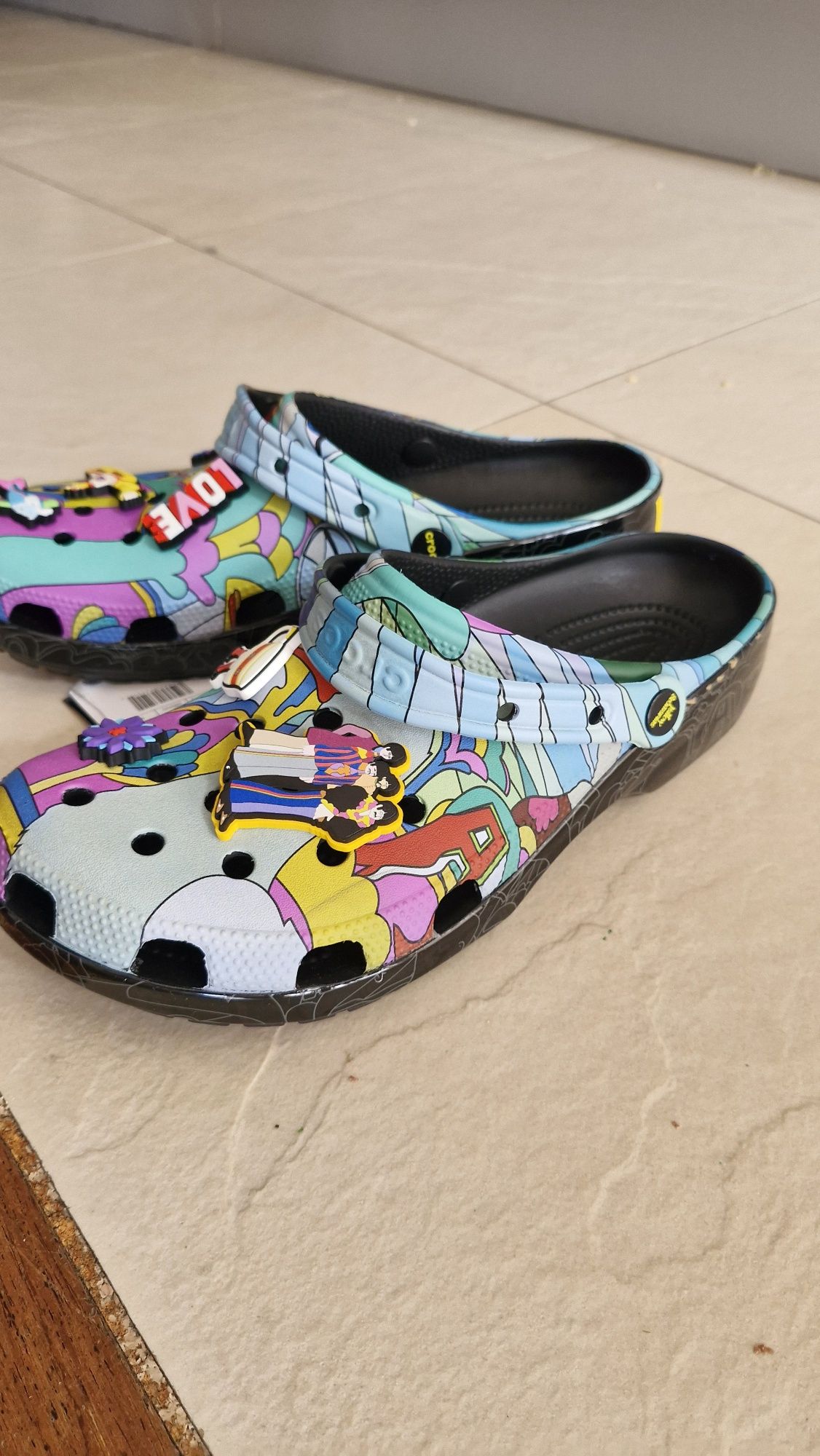 Crocs The Beatles Clog – M10/W12 – NOWE