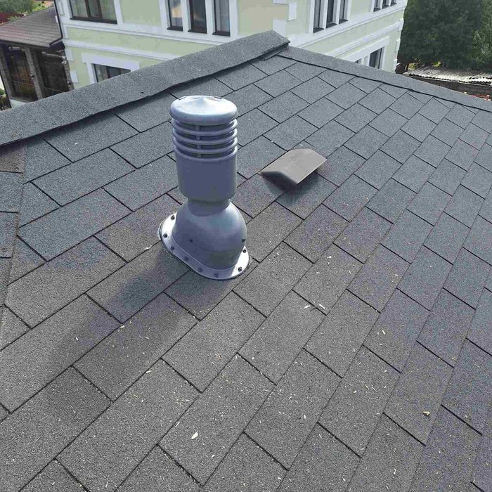 Вентиляція в будинку, вихід вентиляції збоку, вентиляція через дах