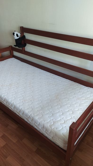 Ліжко 90*200 з бука з матрацом Таке&Go