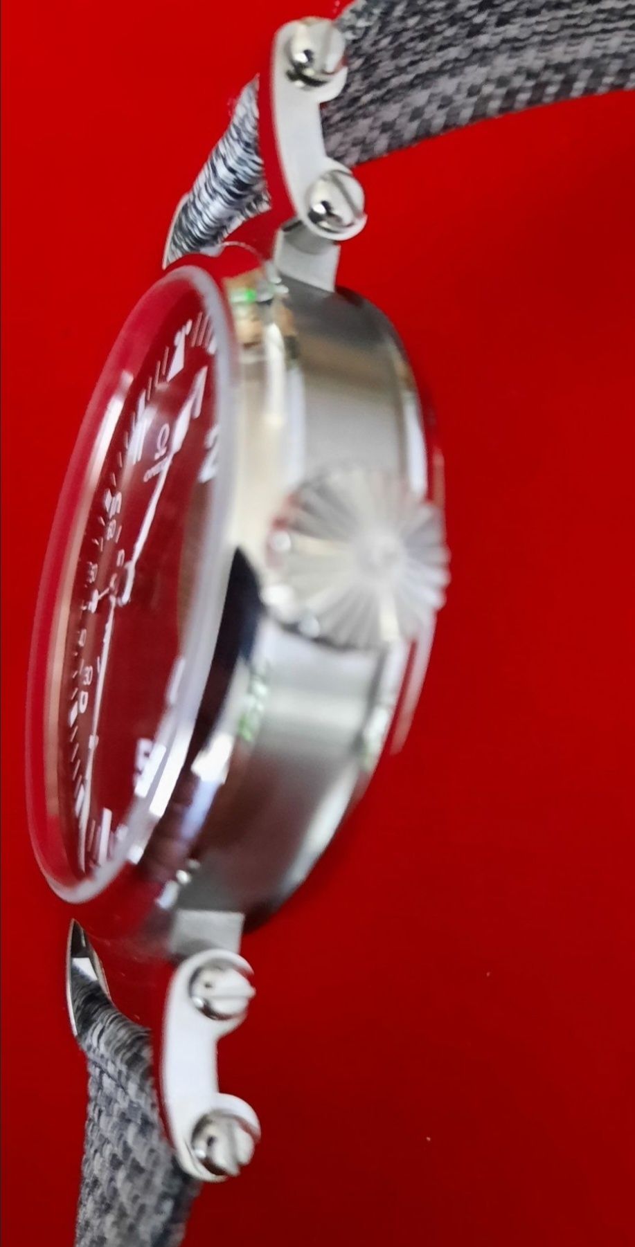 Omego 46mm w przepięknym militernym stylu.