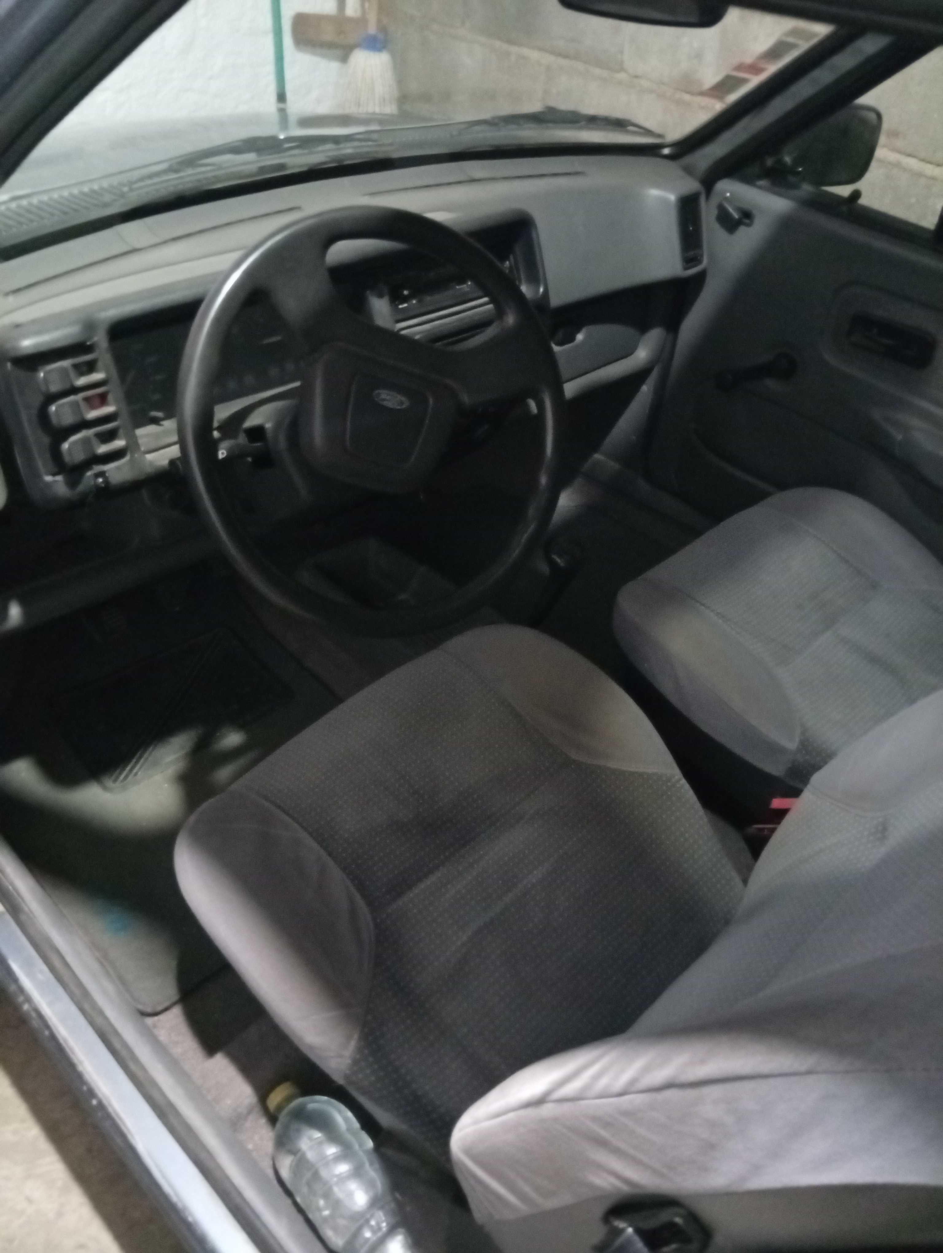 Venda Ford Fiesta 1.1 Ghia -  Fech. C/S tecto abrir