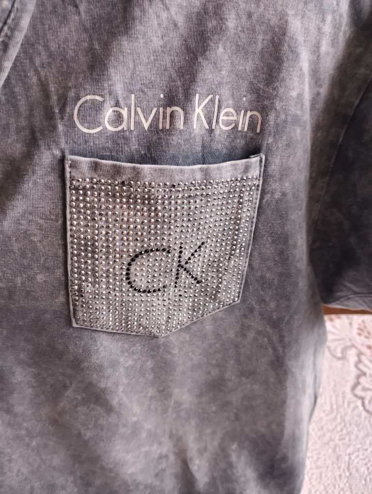 Koszulka polo Calvin klein z dodatkami cekinów długość 70 szer 114