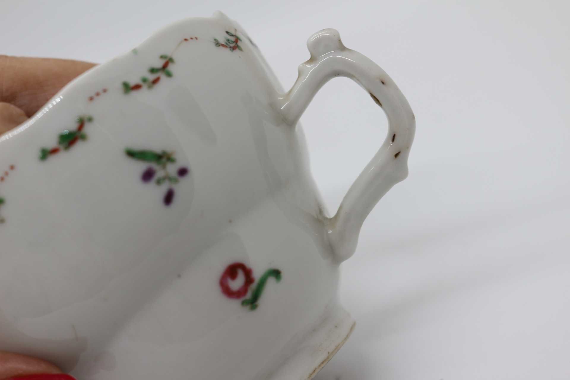 Chávena com Pires Gomada Porcelana Chinesa Decoração Floral XVIII