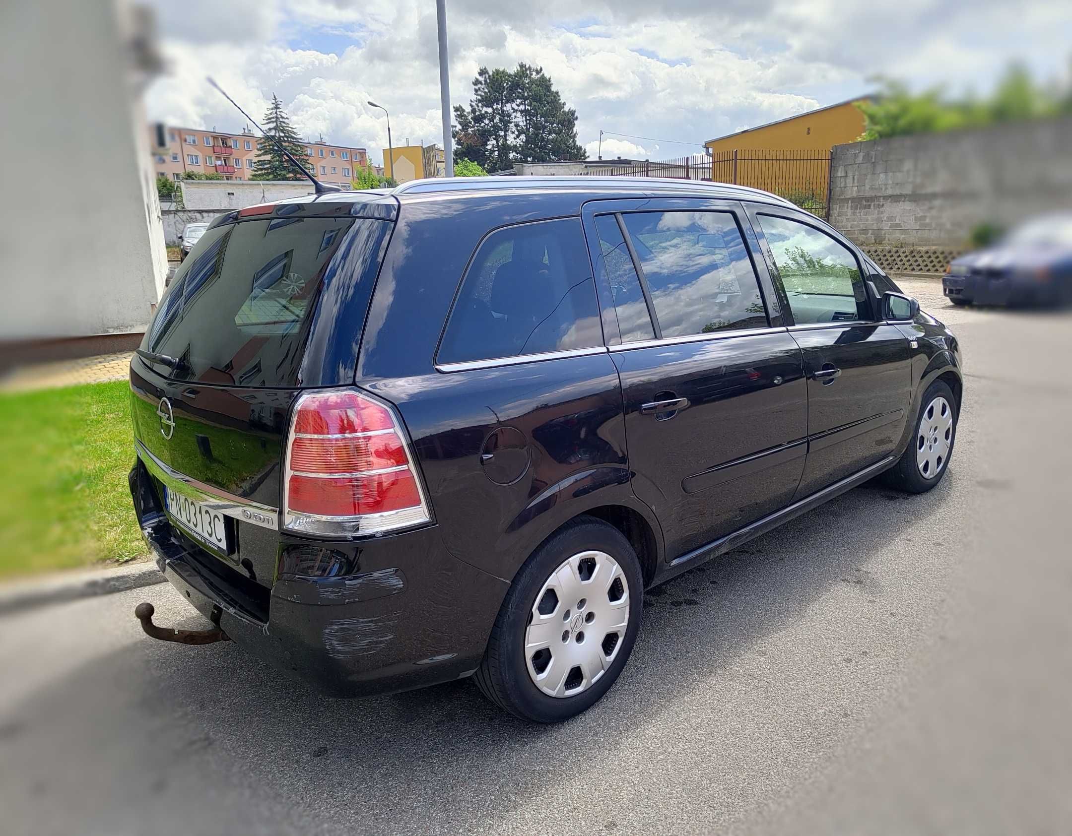 Opel Zafira 1.9 TDI dostosowany dla osoby niepełnosprawnej