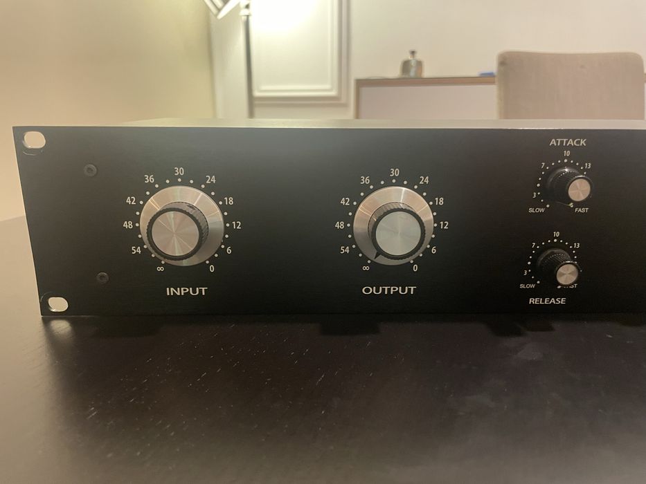 Compressor WarmAudio 1176 - como NOVO