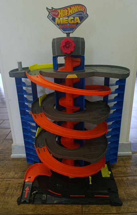 Hot wheels city mega мегагараж