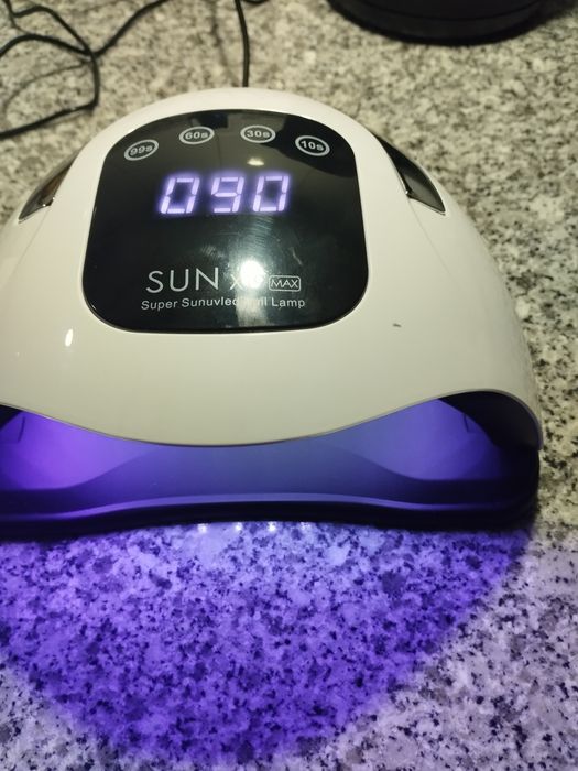Catalisador de unhas led pouco uso