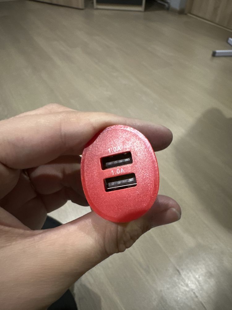 Ładowarka samochodowa USB ( 12-24V )