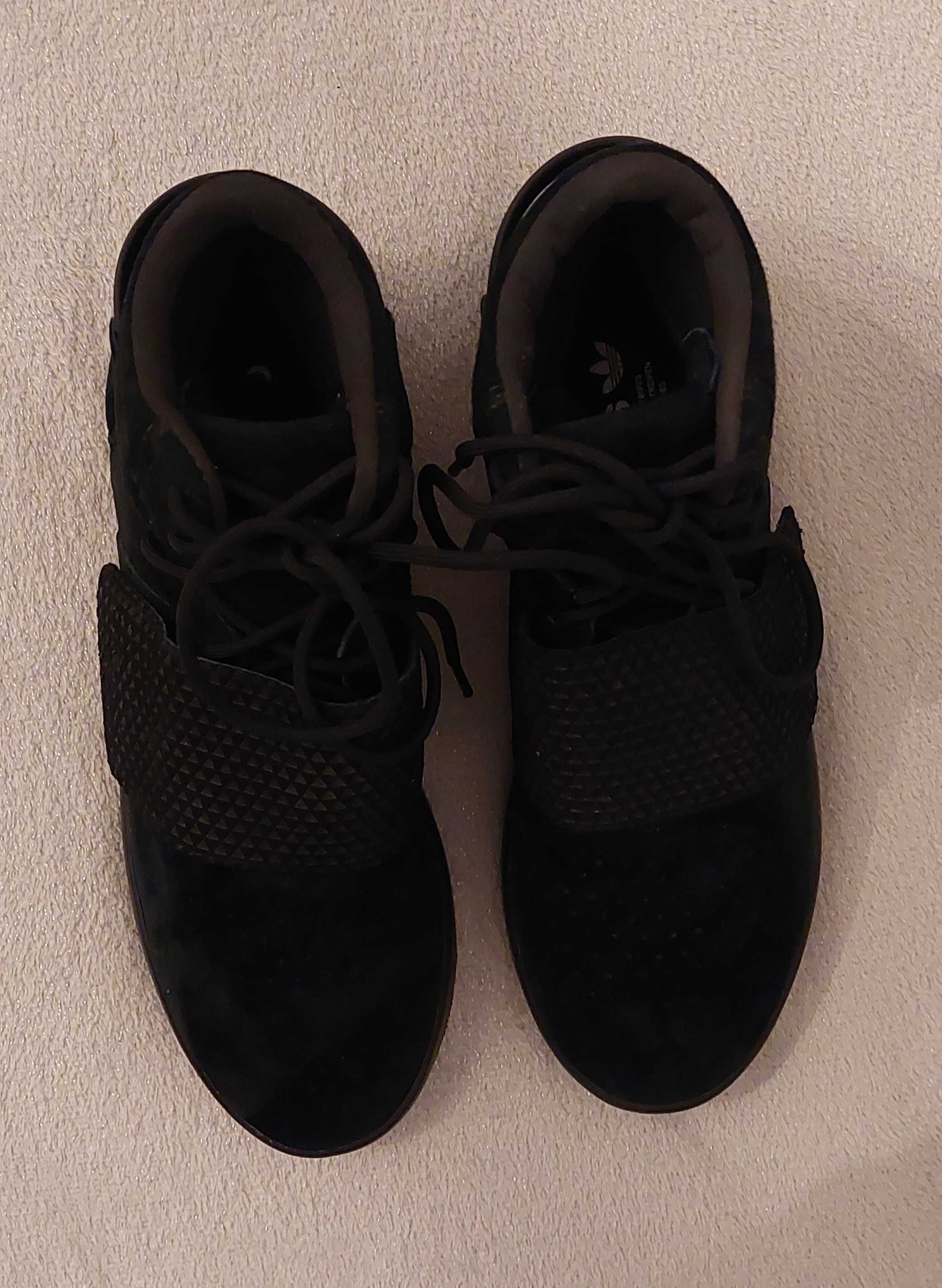adidas Tubular Invader