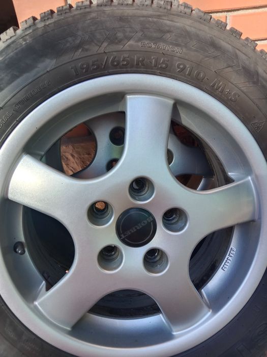 Шини з дисками зима 195/65 R15