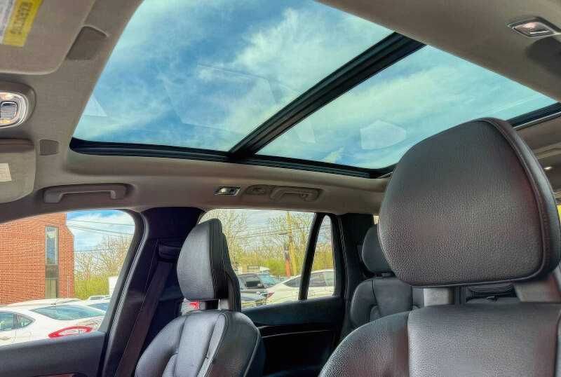 2018 Volvo XC90 T6 Momentum
